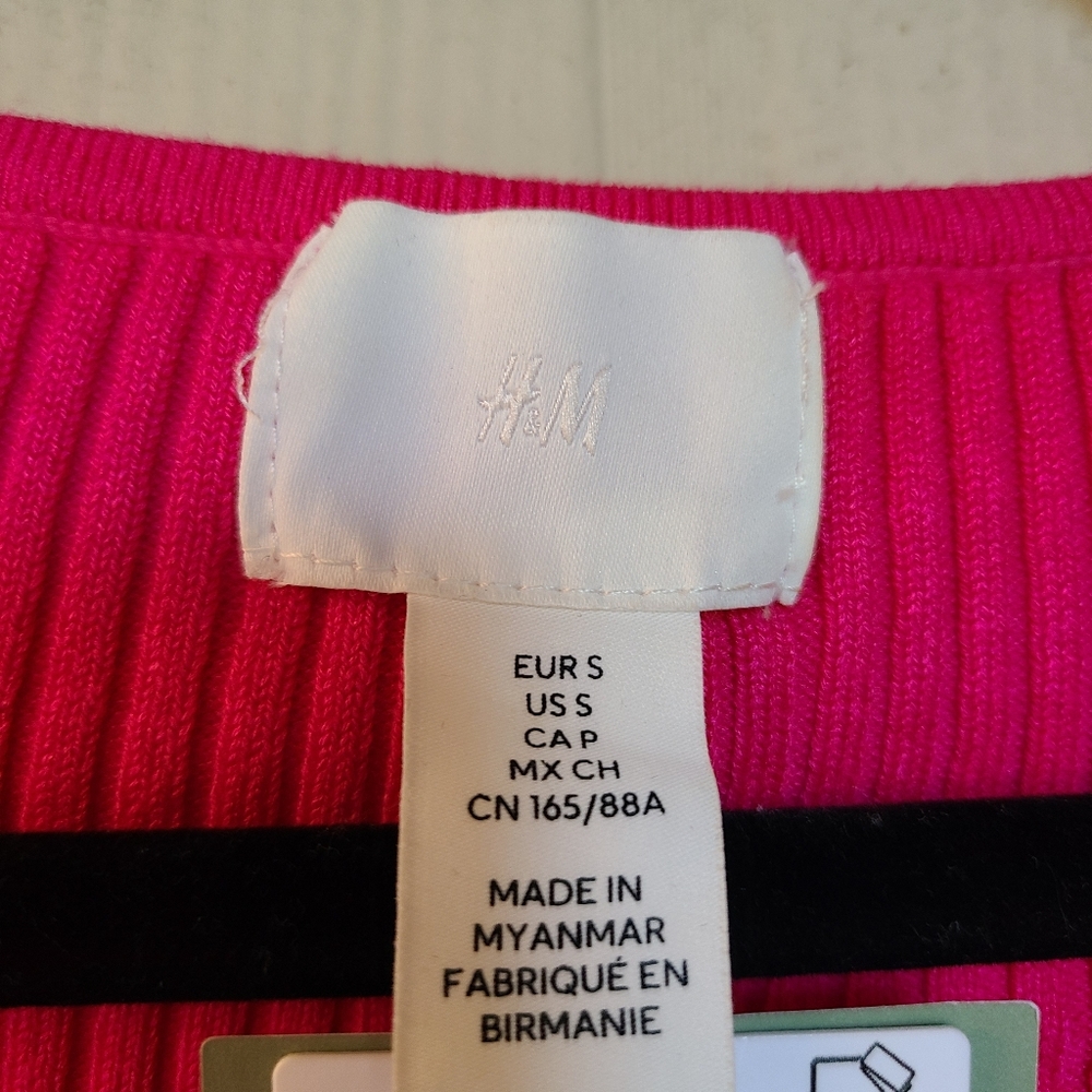 H&M Fushia Cable Knit Sweater Size Small - Picture 5 of 10